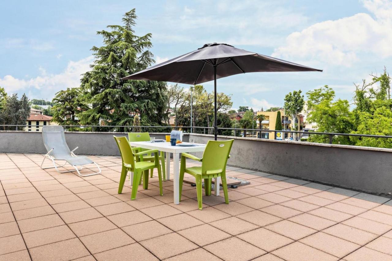 Apartamento La Terrazza Peschiera del Garda Exterior foto
